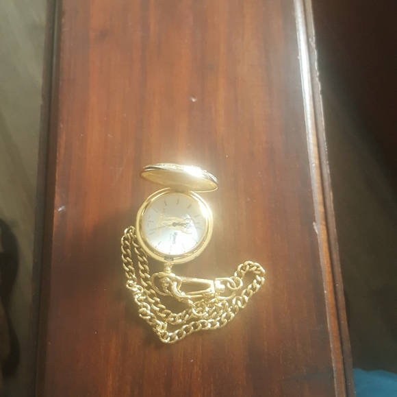 Majestic Quartz Deer Pocket Watch - Picture 2 of 6